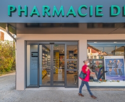 Porte automatique sécurisée CR2 pour pharmacie