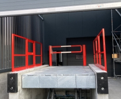 Table élévatrice pour entrepôt logistique
