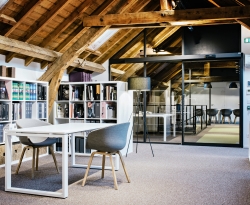 Porte automatique coulissante intérieure pour bureau