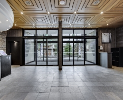 Porte automatique isolante pour centre des congrès