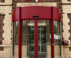 Porte automatique cintrée pour mairie