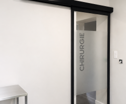 Porte automatique d'intérieure applique pour établissement de santé