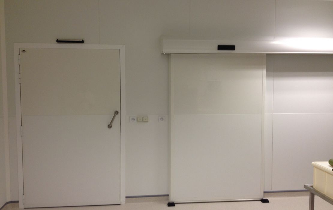 Porte automatique étanche air pour centre médical