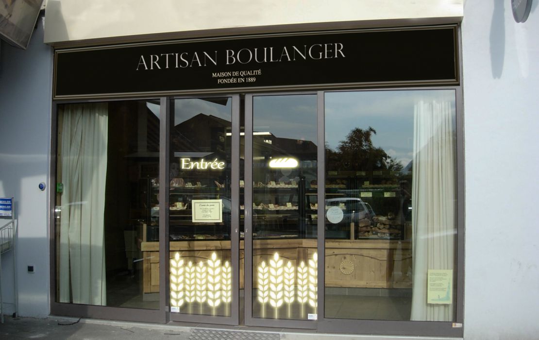 Porte lumineuse automatique pour boulangerie