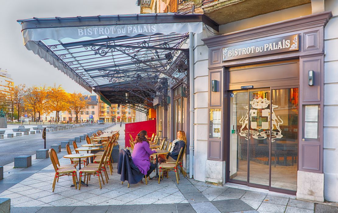 Porte automatique coulissante de brasserie