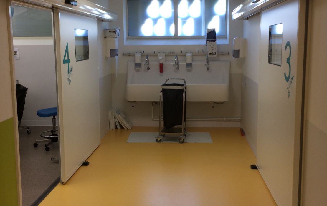 Porte automatique hermétique pour hôpital