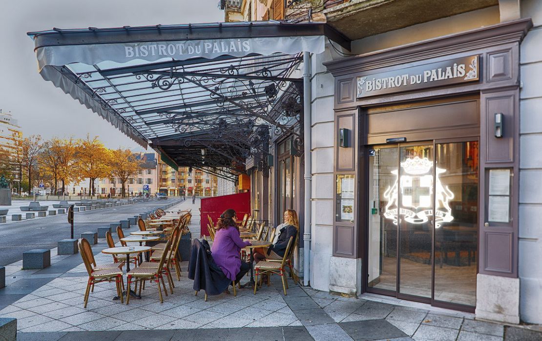 Porte automatique coulissante de brasserie