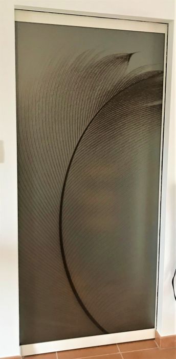 Porte automatique intérieure avec vantail décoré