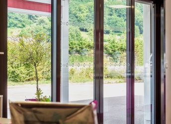 Porte automatique isolante
