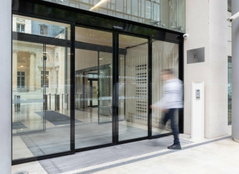 Porte automatique coulissante